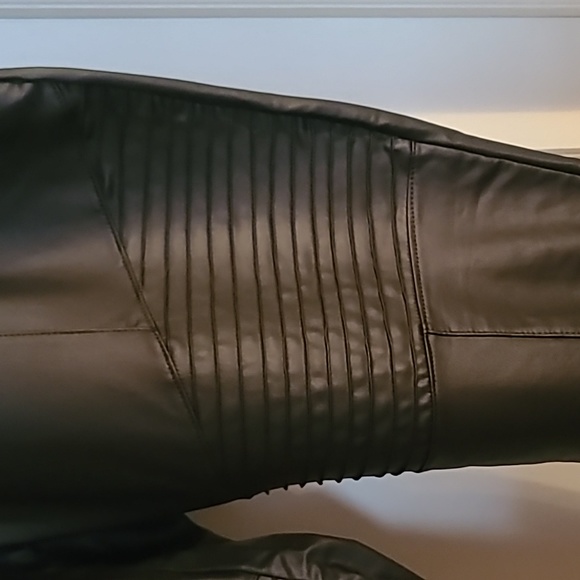 Torrid Black Faux Leather Moto Leggings sz 4 - Picture 2 of 4